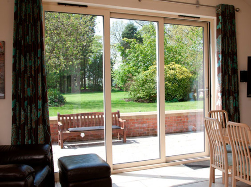 Visoglide Plus Aluminium Triple Track Sliding Door ...